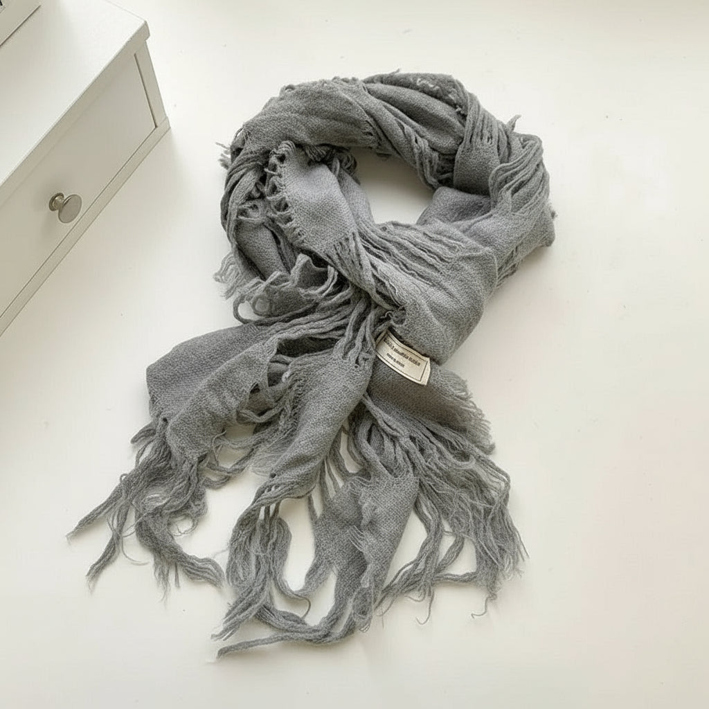 Der Kael Scarf – Distressed Fransen-Halstuch