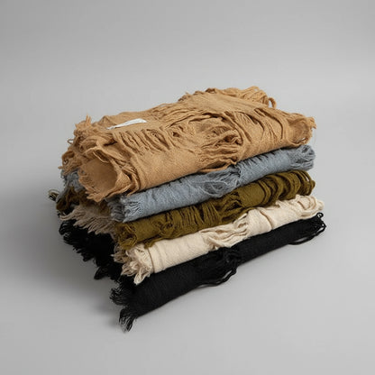 Der Kael Scarf – Distressed Fransen-Halstuch